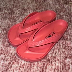 New Birkenstock Women's Size 39 (8-8.5) Coral Pink EVA Thong Sandals